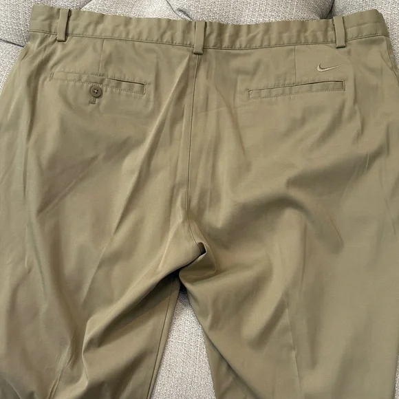 Nike 42x32 Men's Golf Pant Khakis - Picture 4 of 5